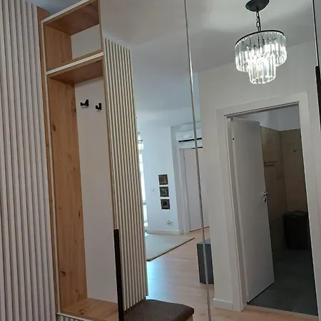 Dina - 68 Lägenhet *