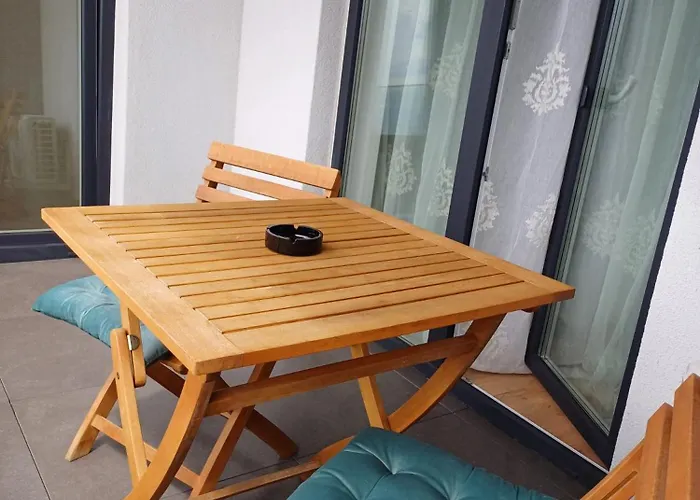 Apartment Dina - 68 *